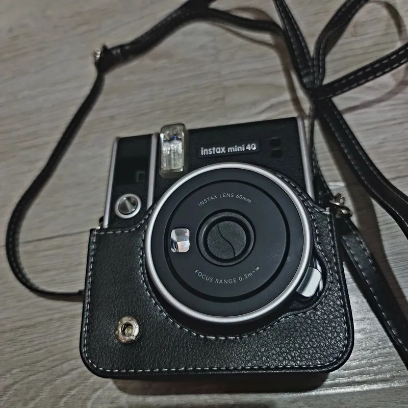 SALE %Срочно продаю в оочень оптимальной цене, Instax mini 40 + чехол — фото 1