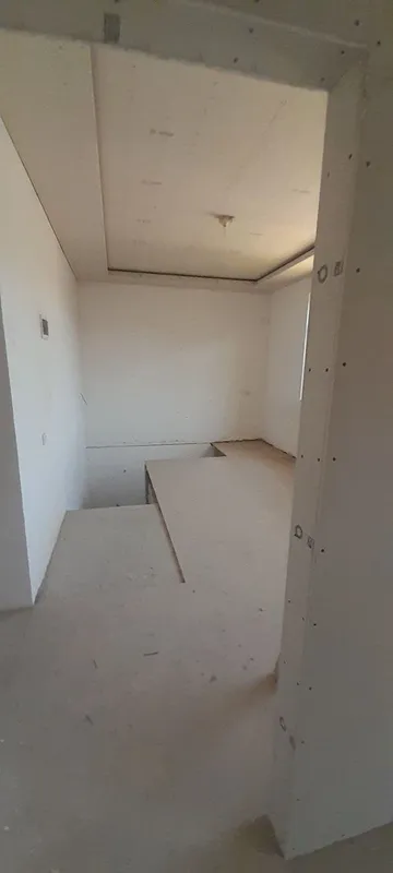 Nazarbekda Uchastka 2etajli 80% bitgan. 7