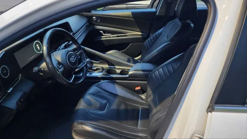 Hyundai Elantra. Белая ласточка с небольшим пробегом — фото 4 Hyundai Elantra. Белая ласточка с небольшим пробегом — фото 4
