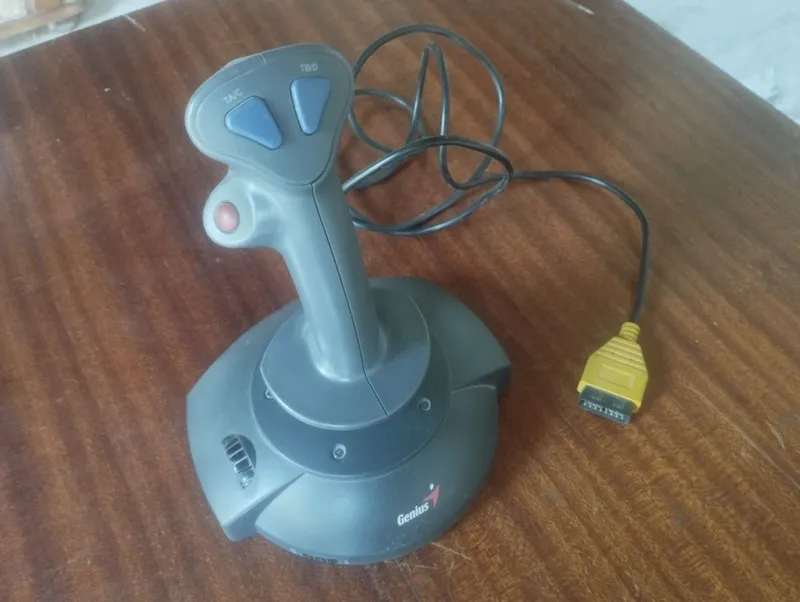 Игровой джойстик для управления самолёта Genius MaxFighter F-16 2