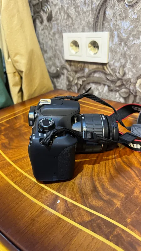 Canon EOS 1200D EF-S 18-55mm 4 Canon EOS 1200D EF-S 18-55mm 4