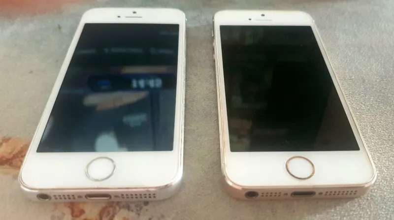 продаю 2 iphone 5s