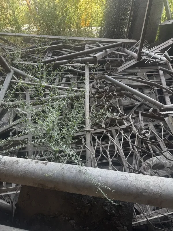 Metalalom sotiladi 1