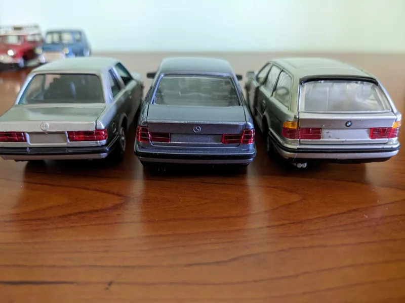 Модели авто BMW в масштабе 1:43 2