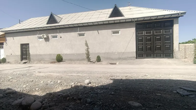 Qoshtepa tuman qiyqi mfyda hovli uy sotiladi — фото 1