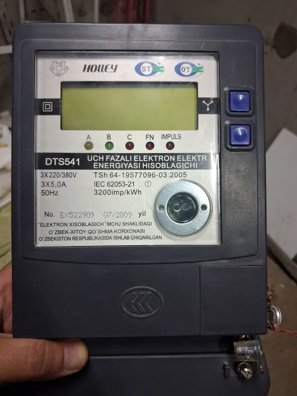 Uch fazali elektro energiya hisoblagichi b/u