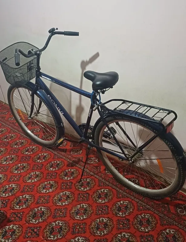 Velasepet sotiladi holati yangi rangi qora rangda 2 Velasepet sotiladi holati yangi rangi qora rangda 2