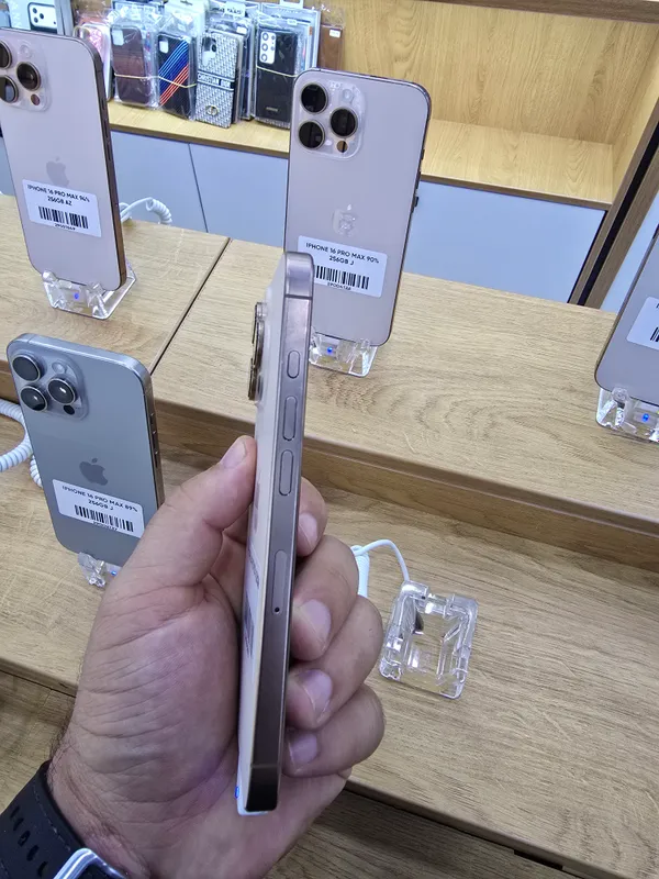iphone 16 pro 2