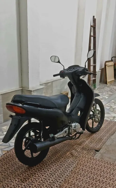 Tricycle motors satiladi baxasi kelsli