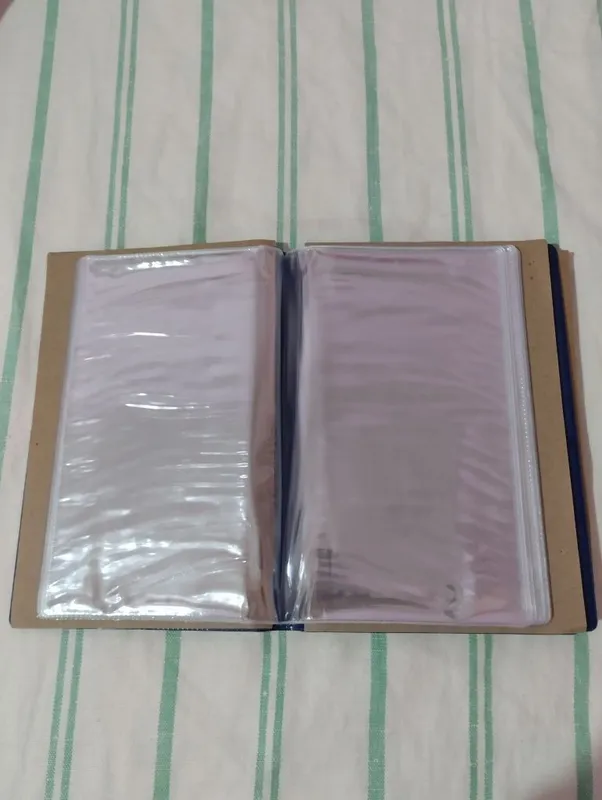 Продам два альбома для коллекции банкнот. 2
