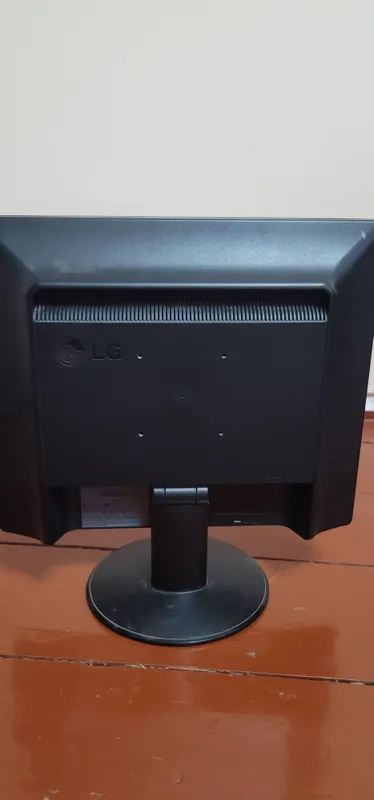 LG Flatron L1732S-BN monitor 3 LG Flatron L1732S-BN monitor 3