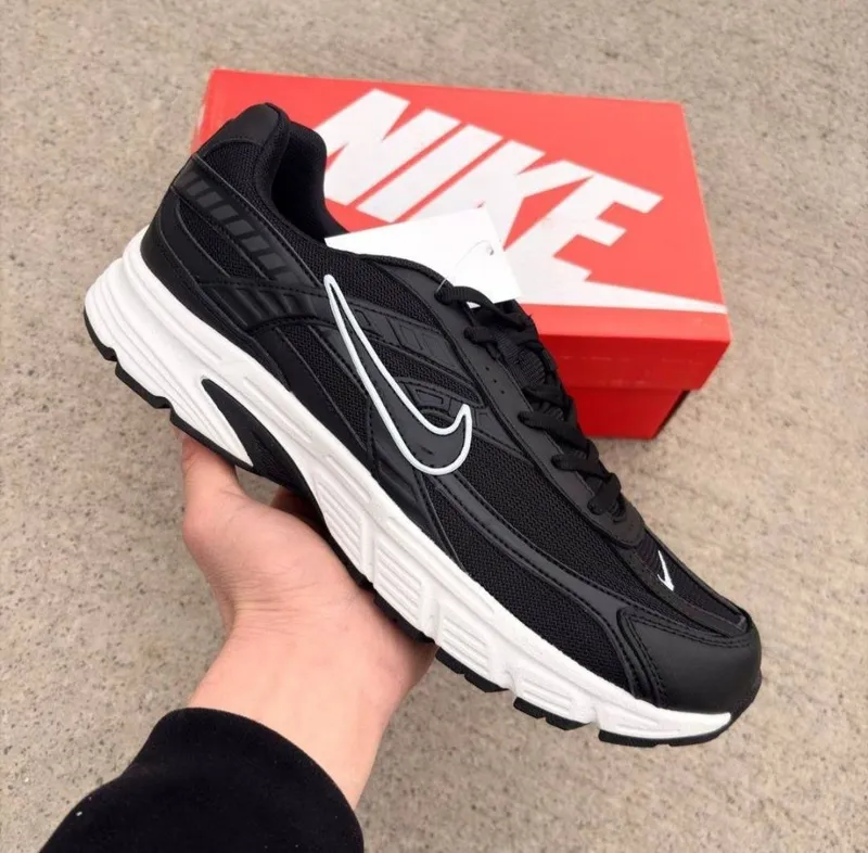 Nike initiator Velikkan 2 Nike initiator Velikkan 2
