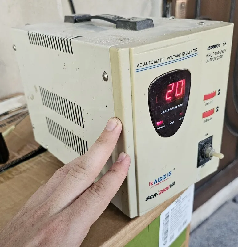 Стабилизатор SRC-2000va 3 Стабилизатор SRC-2000va 3