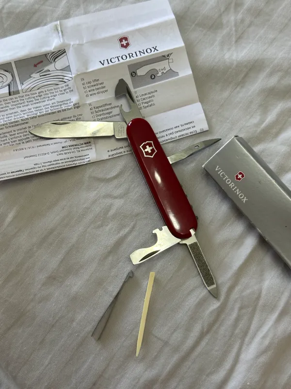 Shveytsariya pichog‘i Victorinox Sportsman 0.3802 3 Shveytsariya pichog‘i Victorinox Sportsman 0.3802 3