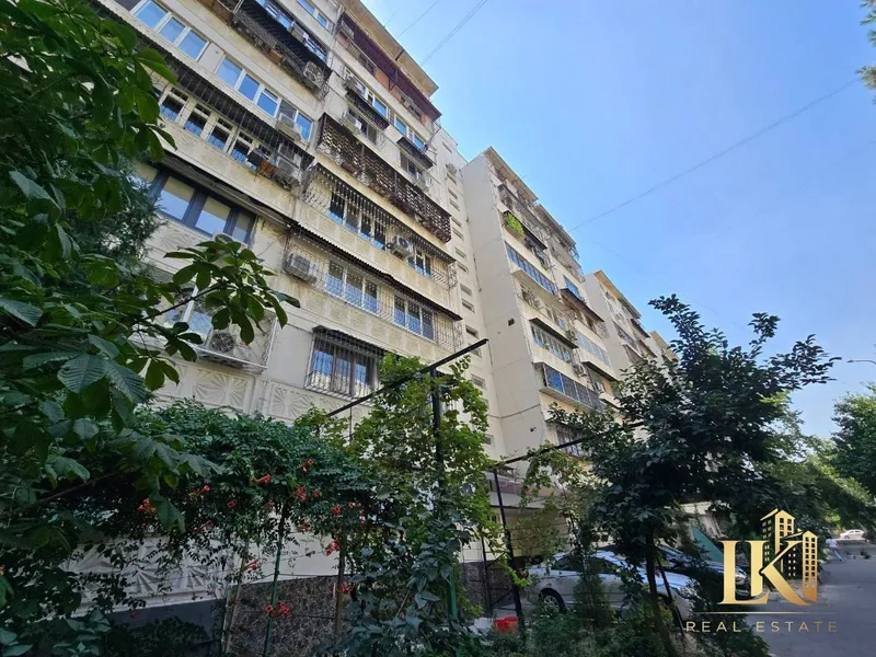 4 xonali kvartira sotiladi, 100 m², 8/9, ta’mirsiz 1