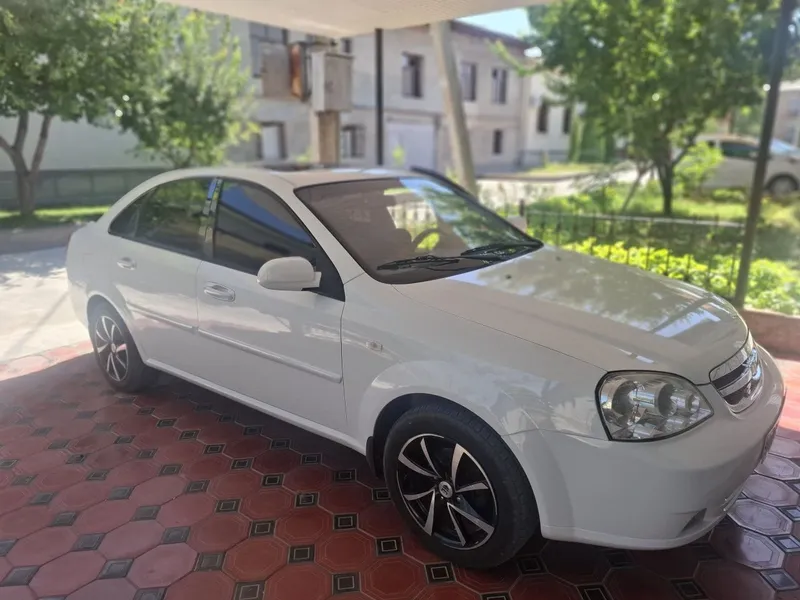 Lasetti avtomat sotiladi 4