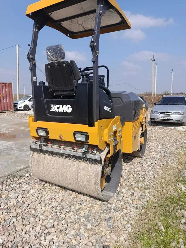 XCMG XMR403 дорожный каток (тротуарный каток) массой 4 тонны — фото 2