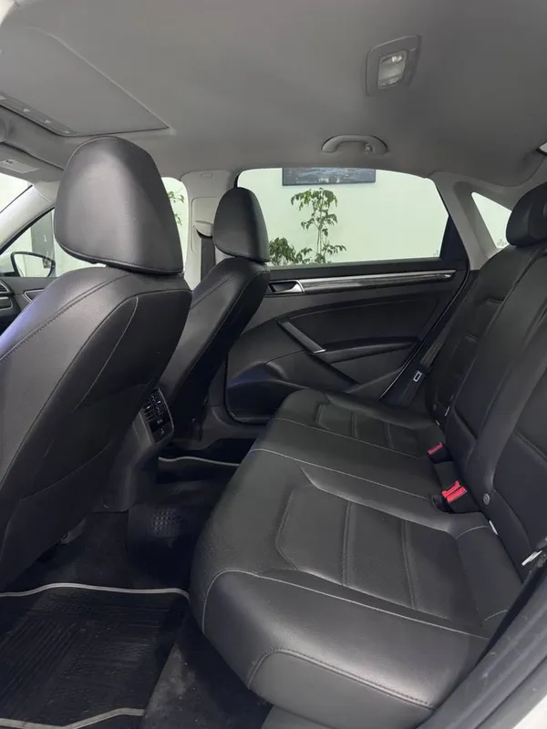Volkswagen Passat 2.0 R-Line — фото 2