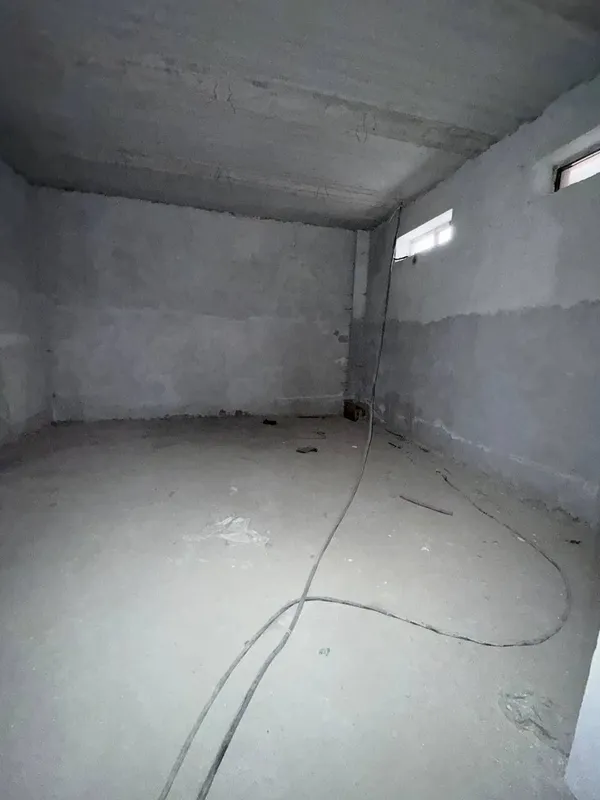 Продаётся 465м² полуподвал 4м потолок ,Рудаки 4