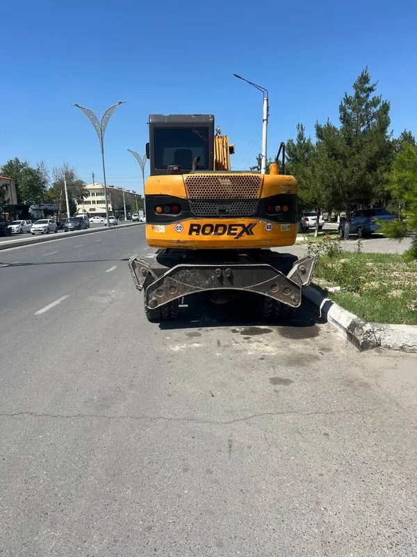 Rodeks ekskavatoʻr 2019 yilda iwlab chqarlgan hama joyi soz — фото 4