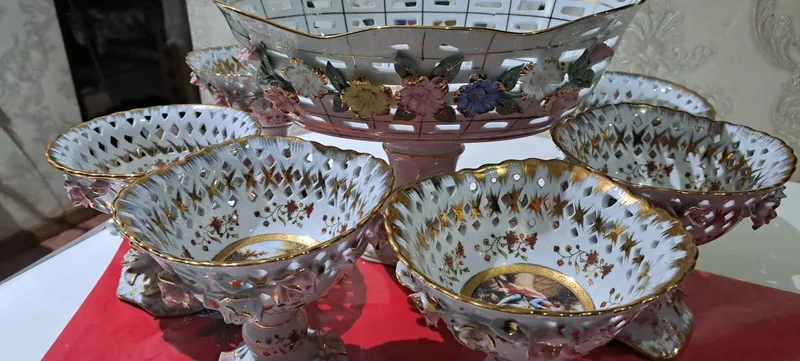 Оргинал редкий фарфор ваза в комплекте — фото 1 Оргинал редкий фарфор ваза в комплекте — фото 1
