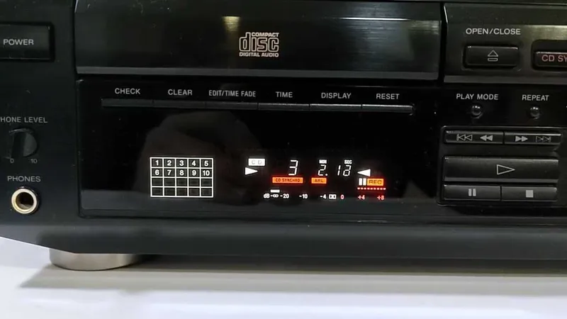 Sony TXD-RE210 — это комбинированное устройство 5