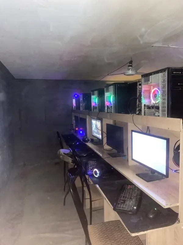 Kampyuterlar 10ta 1ta server notbuk 3
