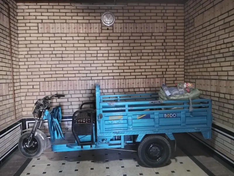 Elektron yuk tashuvchi mototsikl 1
