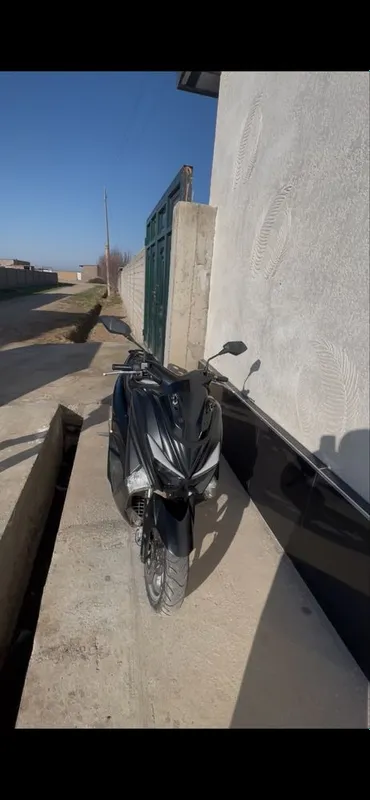 N-MAX moto sotiladi 3 N-MAX moto sotiladi 3