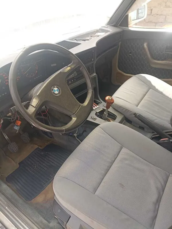 Bmw 535 e28 nemis klassikasi. 4 Bmw 535 e28 nemis klassikasi. 4