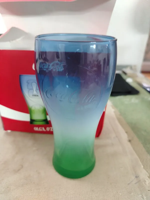 Стеклянный стаканы логотипом Coca Cola. 1 Стеклянный стаканы логотипом Coca Cola. 1