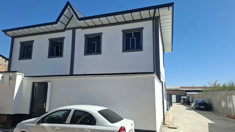 2 etajli uchastka sotiladi