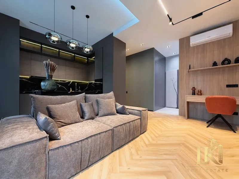 Продаётся 2-комнатная квартира в ЖК Parkwood (вид во двор) — фото 1