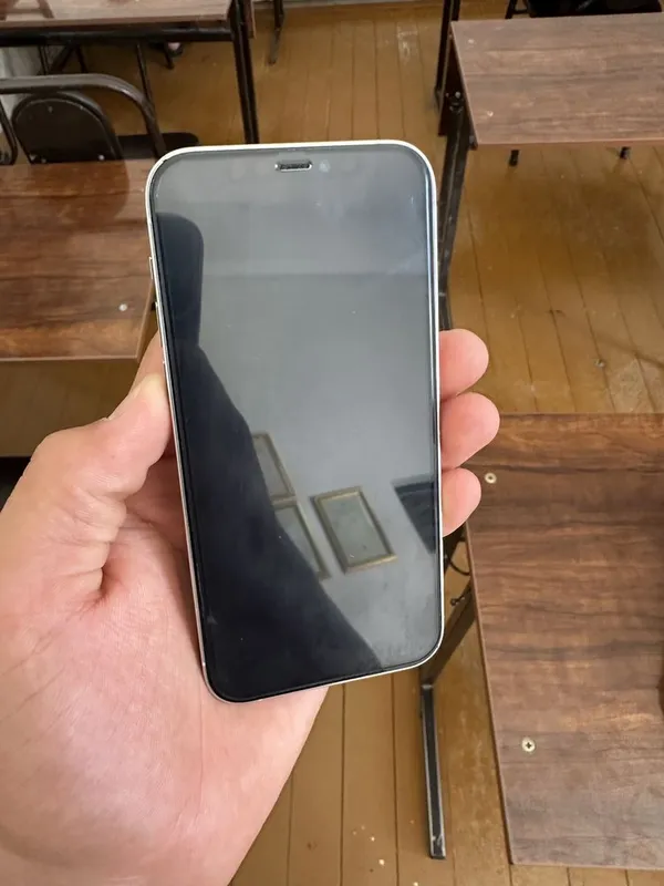 Iphone 12 pro. 3