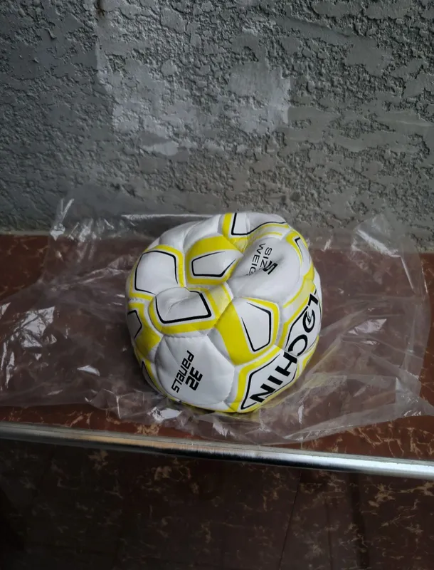 Футбольный мяч . Futbol topi