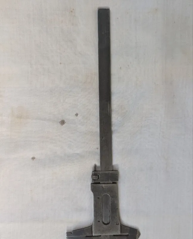 Продам штангенциркуль 25см. 3 Продам штангенциркуль 25см. 3