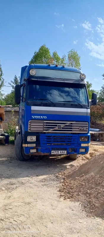 Тягач Вольво (Volvo)