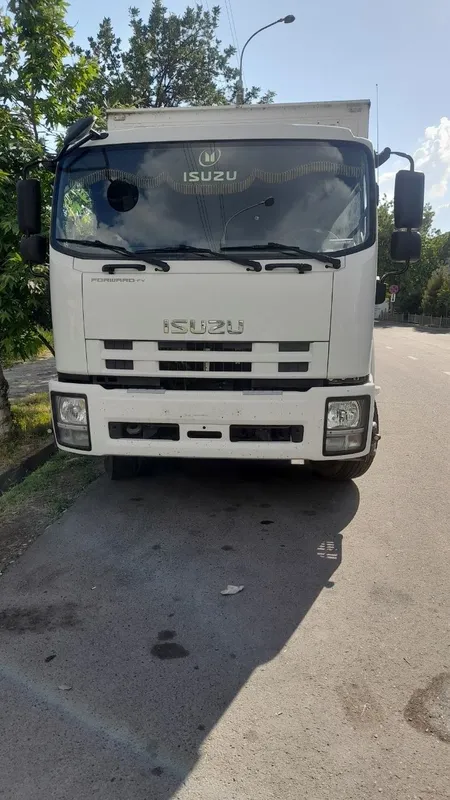 Isuzu yaxwi holatda