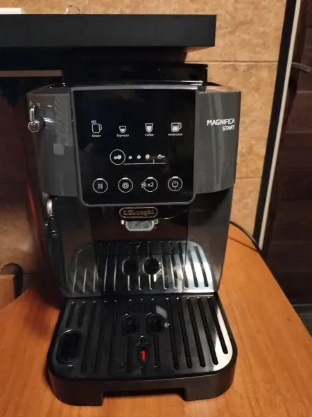 Кофемашина DeLonghi Magnifica Start ECAM220.22.GB ! Отличное качество!