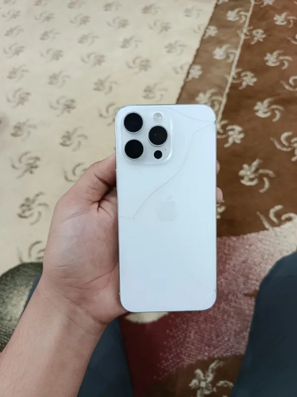 Iphone 15 pro max 3