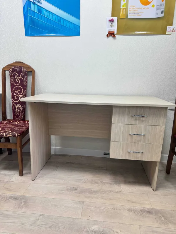 Продам стол в отличном состоянии 2
