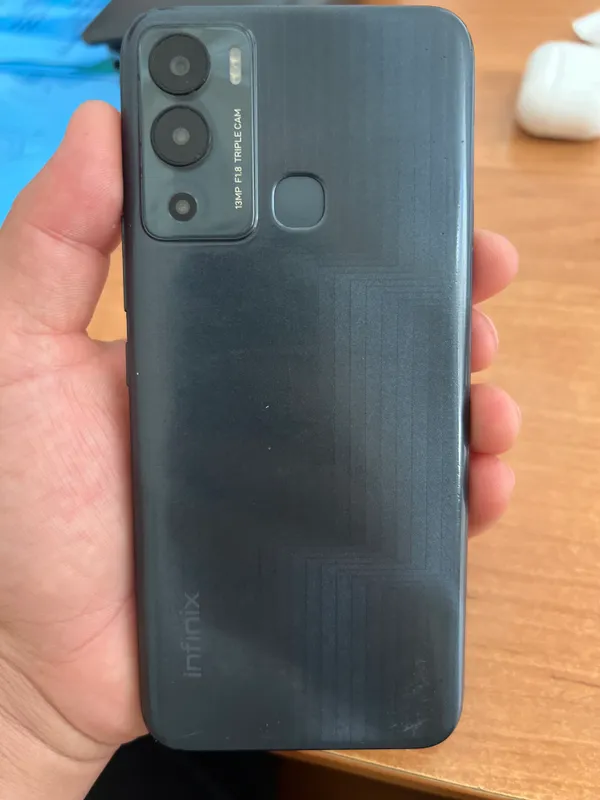 Infinix hot 12i 2 Infinix hot 12i 2