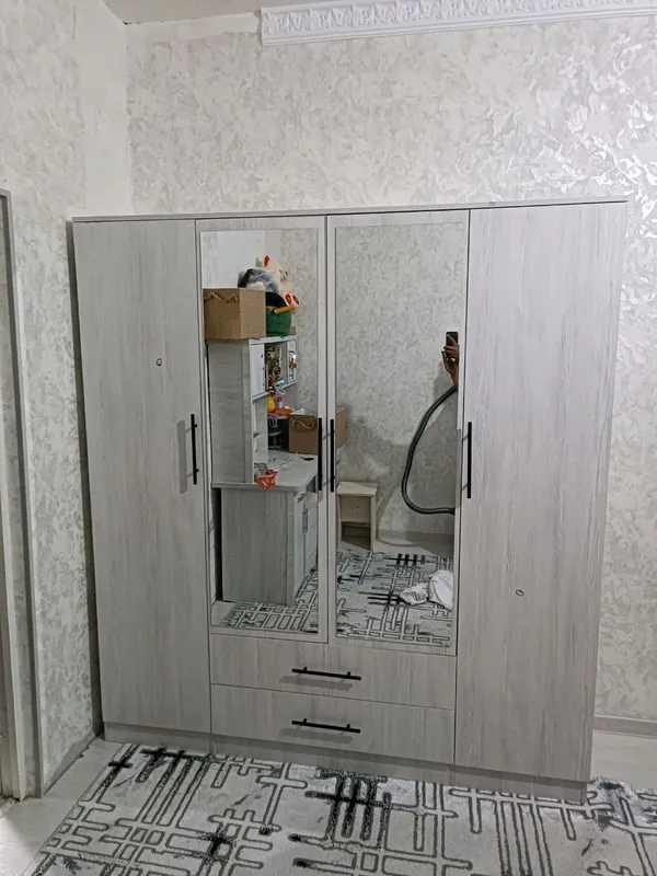 Shkaf sotiladi dastafka ustanovka bepul