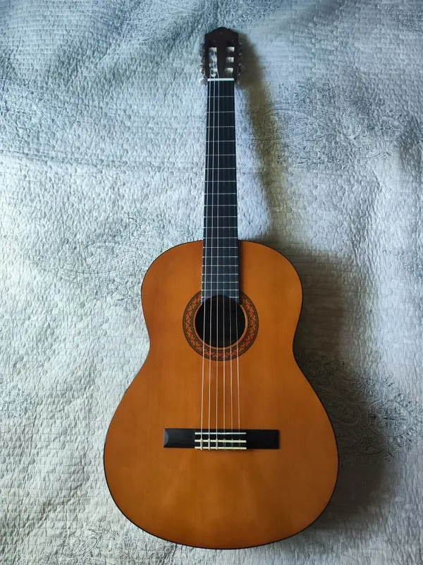 Yamaha C40 в хорошем состоянии 1 Yamaha C40 в хорошем состоянии 1
