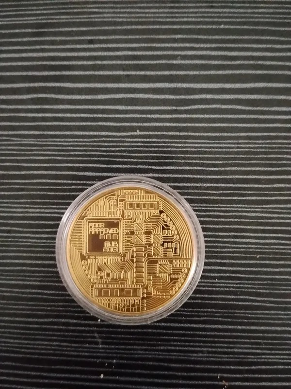 продаю манету биткоин — фото 1