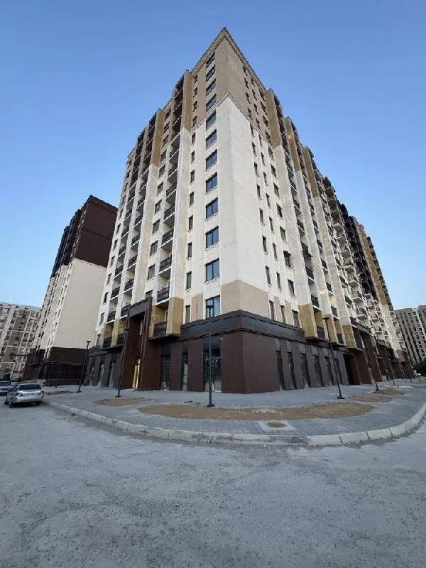 3/7/13 ЖК O'z Zamin, Мирабадский район, white box, вид во двор
