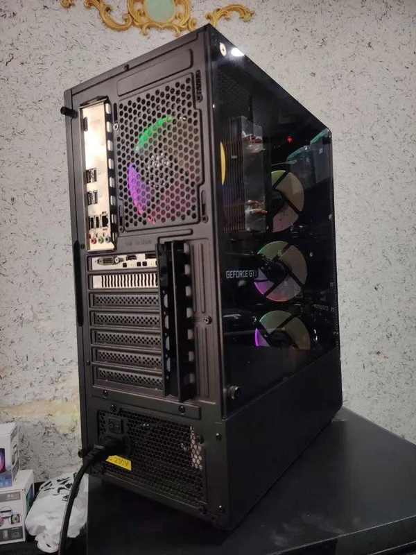 Case Xtech * Msi pro H610 * I5-12400F 2 Case Xtech * Msi pro H610 * I5-12400F 2