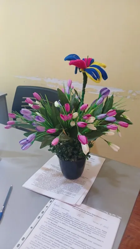 қўл санати асосида ясалган