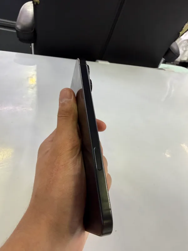iPhone 16 pro max black 95% 6 iPhone 16 pro max black 95% 6