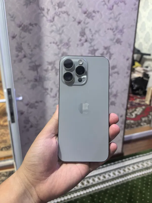iPhone 15 Pro Max 5